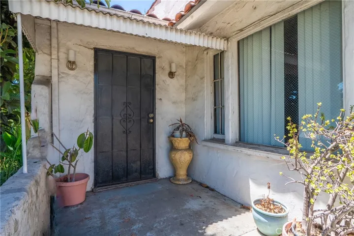 2439 California Street, Walnut Park, California 90255
