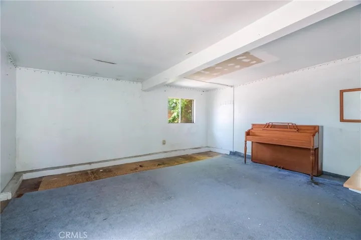 2439 California Street, Walnut Park, California 90255