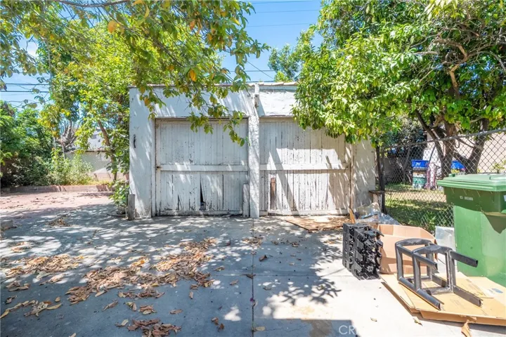 2439 California Street, Walnut Park, California 90255