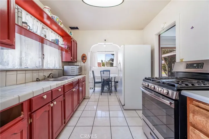 2439 California Street, Walnut Park, California 90255