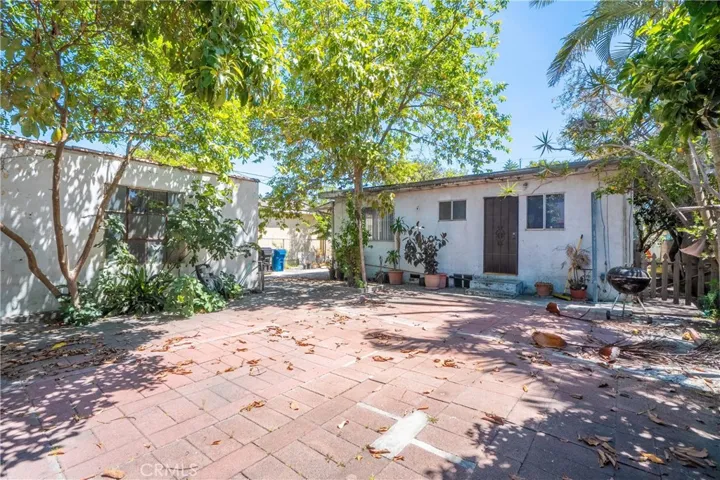 2439 California Street, Walnut Park, California 90255