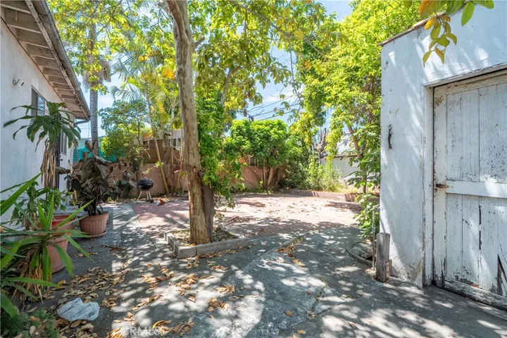 2439 California Street, Walnut Park, California 90255