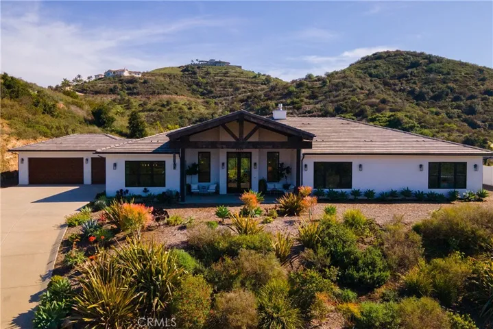3325 Sagewood Hills Road, Vista, California 92084