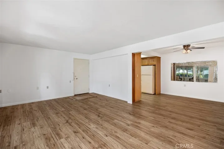Laminate flooring through out