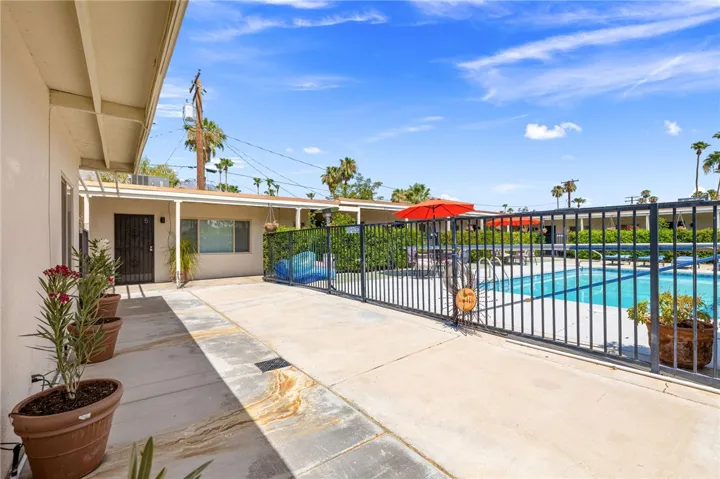 579 S Highland Drive, Palm Springs, California 92264