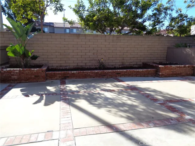 7792 Beachcomber Drive, Huntington Beach, California 92648