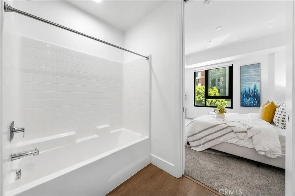 709 E Walnut Street 227, Pasadena, California 91101 home-pic-18