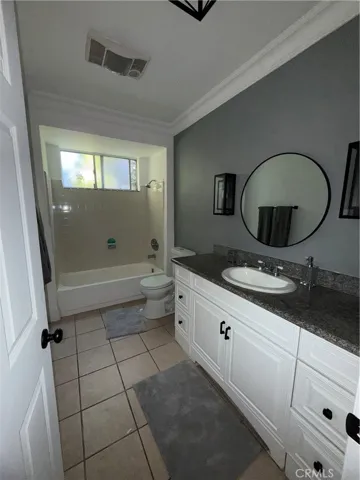 9031 Phyllis Avenue 6, West Hollywood, California 90069