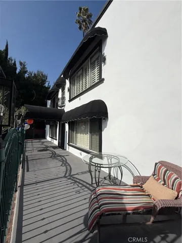 9031 Phyllis Avenue 6, West Hollywood, California 90069