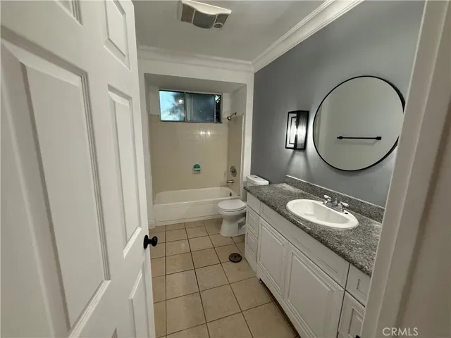 9031 Phyllis Avenue 6, West Hollywood, California 90069