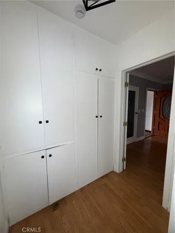 9031 Phyllis Avenue 6, West Hollywood, California 90069