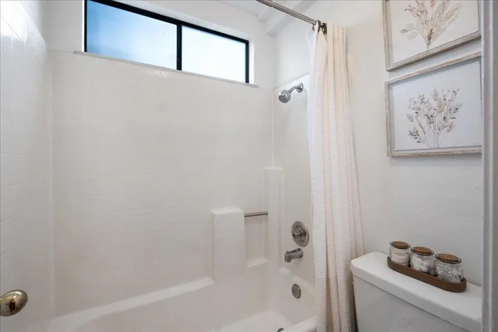 1941 Wellington Ln 7, Vista, California 92081
