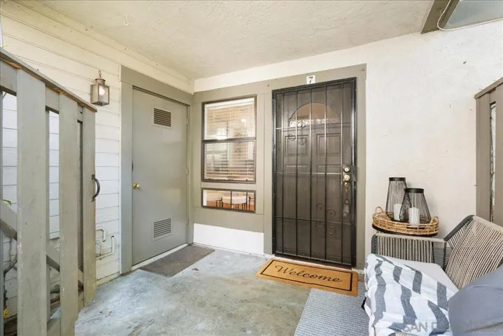 1941 Wellington Ln 7, Vista, California 92081