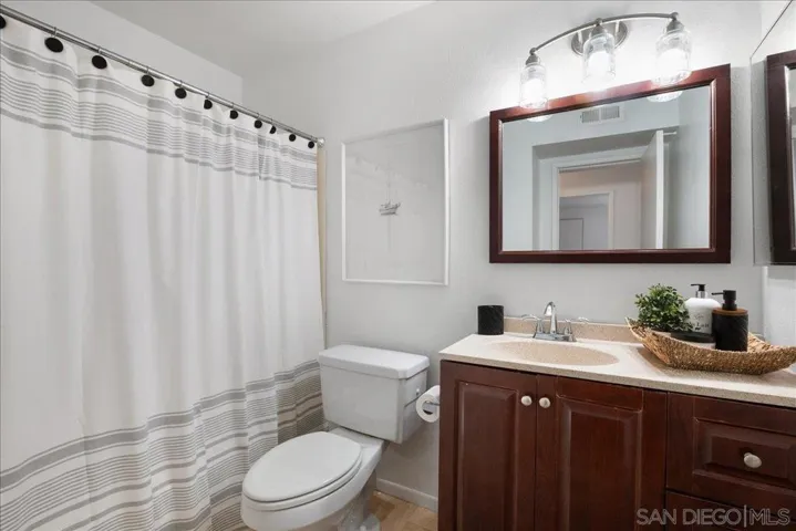 1941 Wellington Ln 7, Vista, California 92081