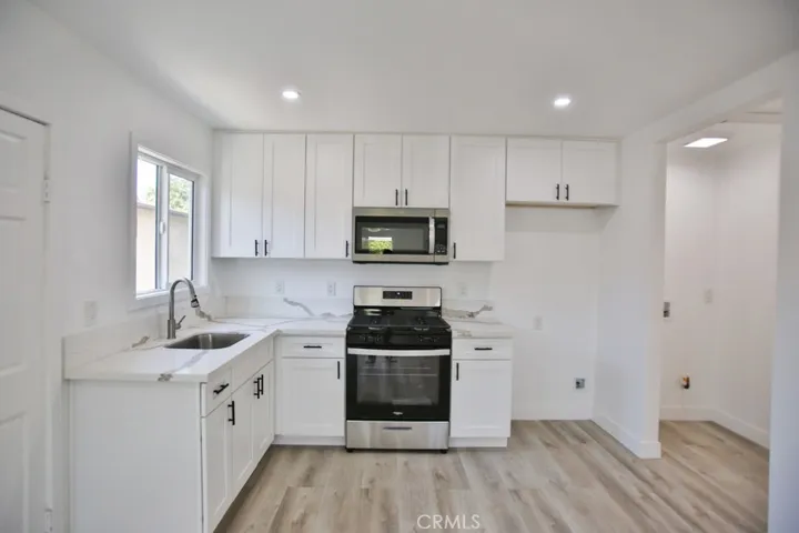 Modern kitchen to cook those delicious meals