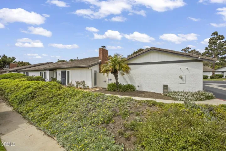 36-web-or-mls-UpmarketMedia_1424Z-107