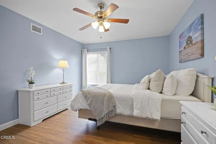 21-web-or-mls-UpmarketMedia_1424Z-48