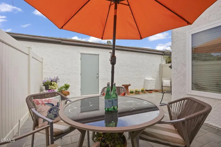 29-web-or-mls-UpmarketMedia_1424Z-74a