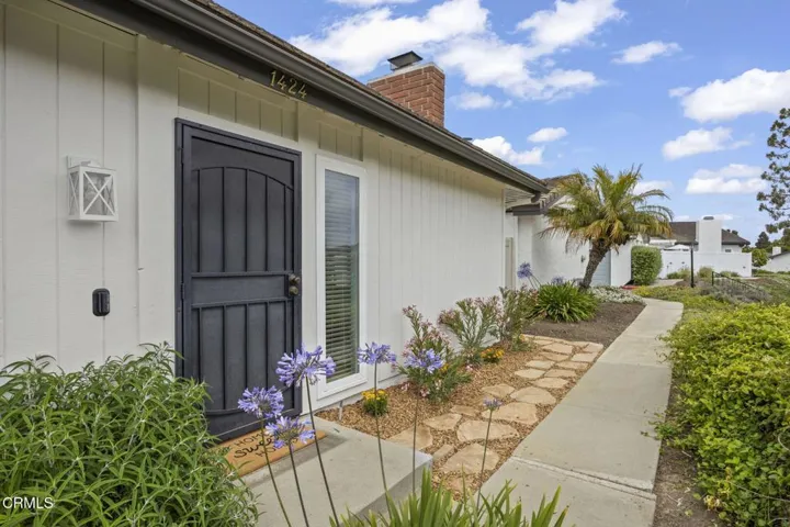 4-web-or-mls-UpmarketMedia_1424Z-95