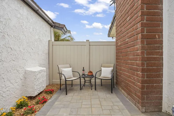32-web-or-mls-UpmarketMedia_1424Z-83
