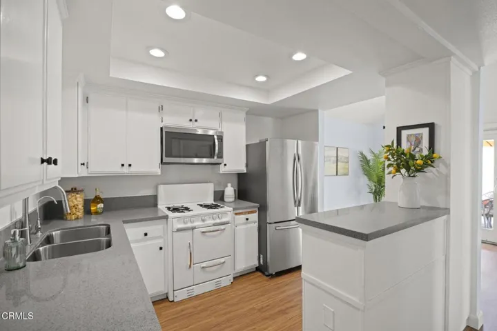 12-web-or-mls-UpmarketMedia_1424Z-21