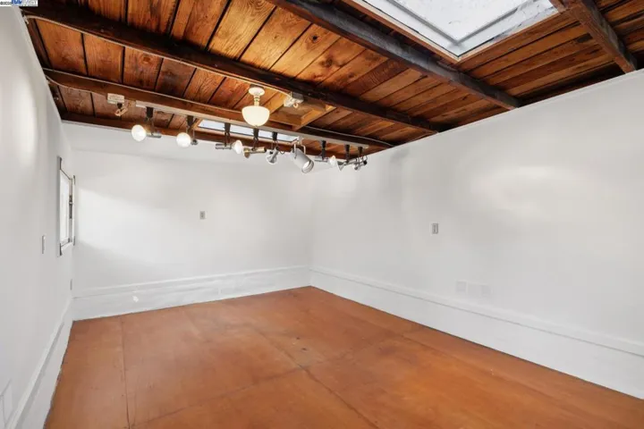 1300 Regent St, Alameda, California 94501