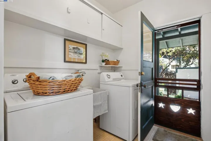 1300 Regent St, Alameda, California 94501