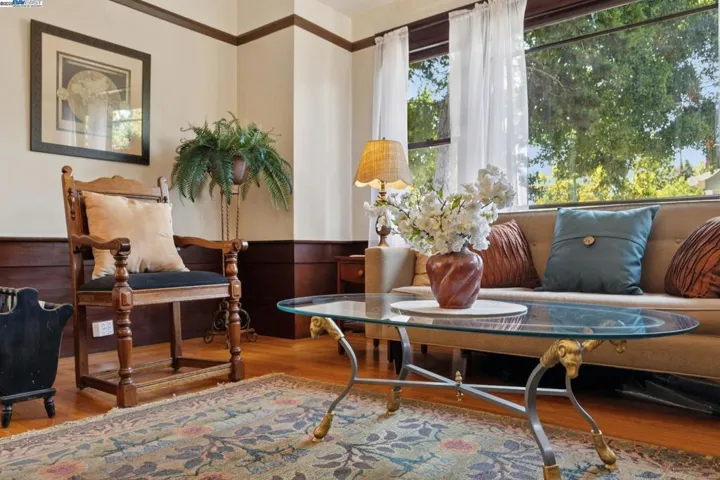 1300 Regent St, Alameda, California 94501