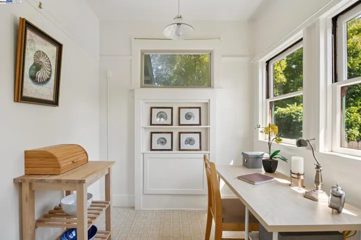 1300 Regent St, Alameda, California 94501