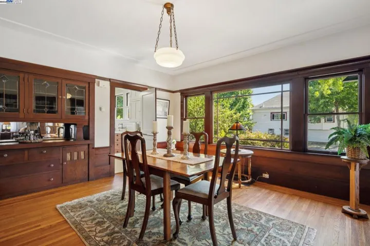 1300 Regent St, Alameda, California 94501