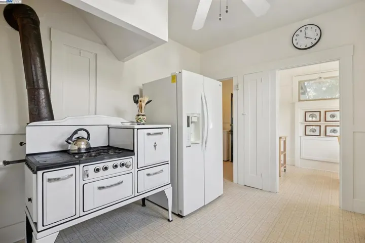 1300 Regent St, Alameda, California 94501