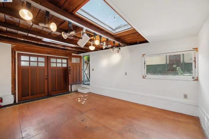 1300 Regent St, Alameda, California 94501