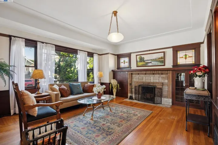 1300 Regent St, Alameda, California 94501