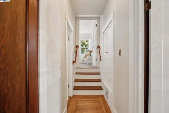 1300 Regent St, Alameda, California 94501