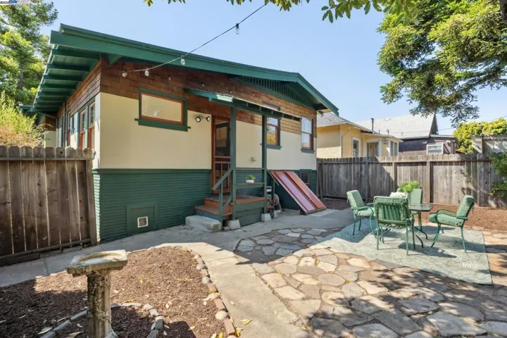 1300 Regent St, Alameda, California 94501