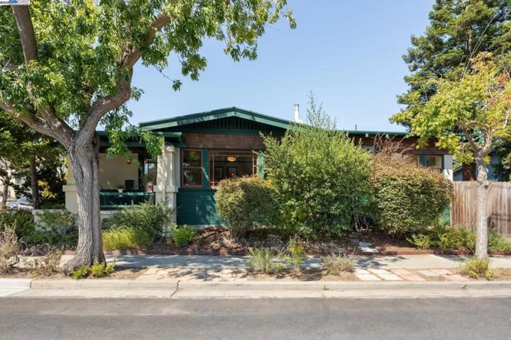 1300 Regent St, Alameda, California 94501