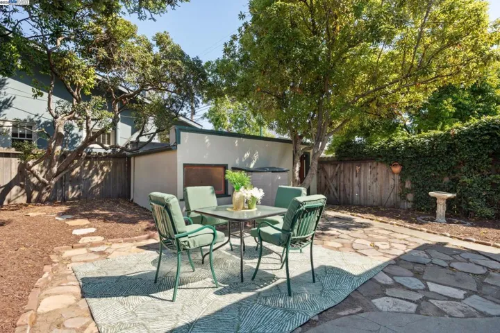 1300 Regent St, Alameda, California 94501