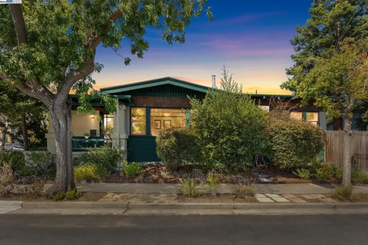 1300 Regent St, Alameda, California 94501