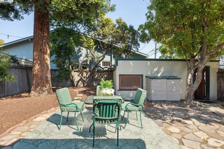1300 Regent St, Alameda, California 94501