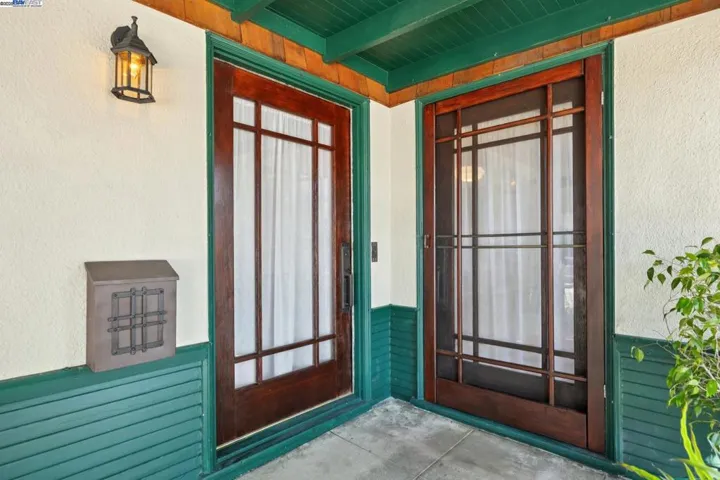 1300 Regent St, Alameda, California 94501