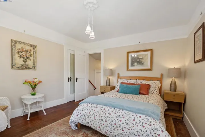 1300 Regent St, Alameda, California 94501
