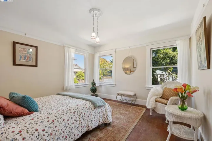 1300 Regent St, Alameda, California 94501
