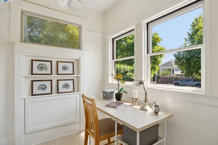 1300 Regent St, Alameda, California 94501