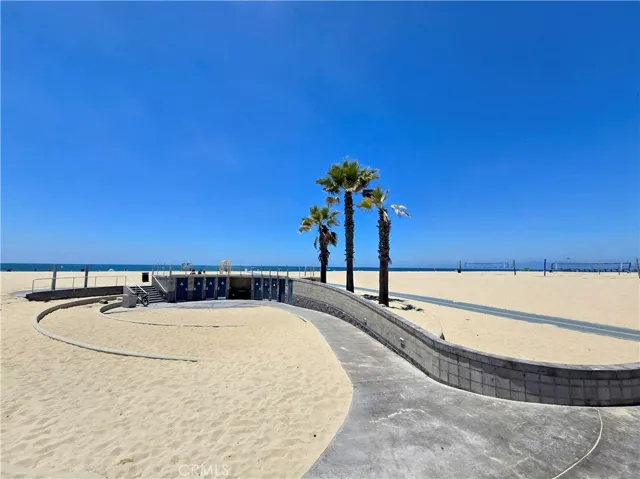 320 Hermosa Avenue 105, Hermosa Beach, California 90254