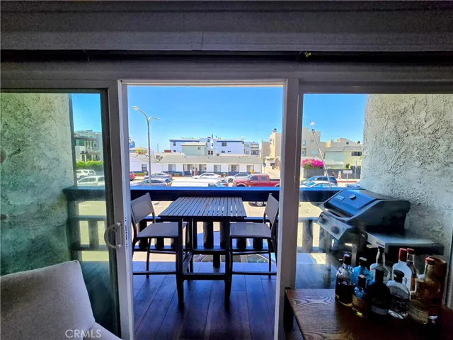 320 Hermosa Avenue 105, Hermosa Beach, California 90254