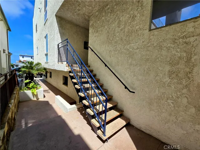 320 Hermosa Avenue 105, Hermosa Beach, California 90254