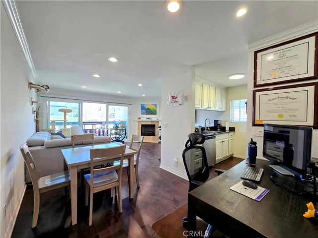 320 Hermosa Avenue 105, Hermosa Beach, California 90254