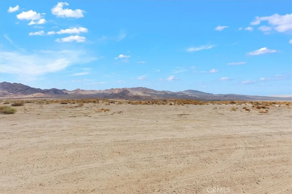 32900 Dune Road., Newberry Springs, California 92365 home-pic-13