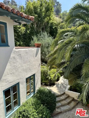 1836 Outpost Drive, Los Angeles, California 90068