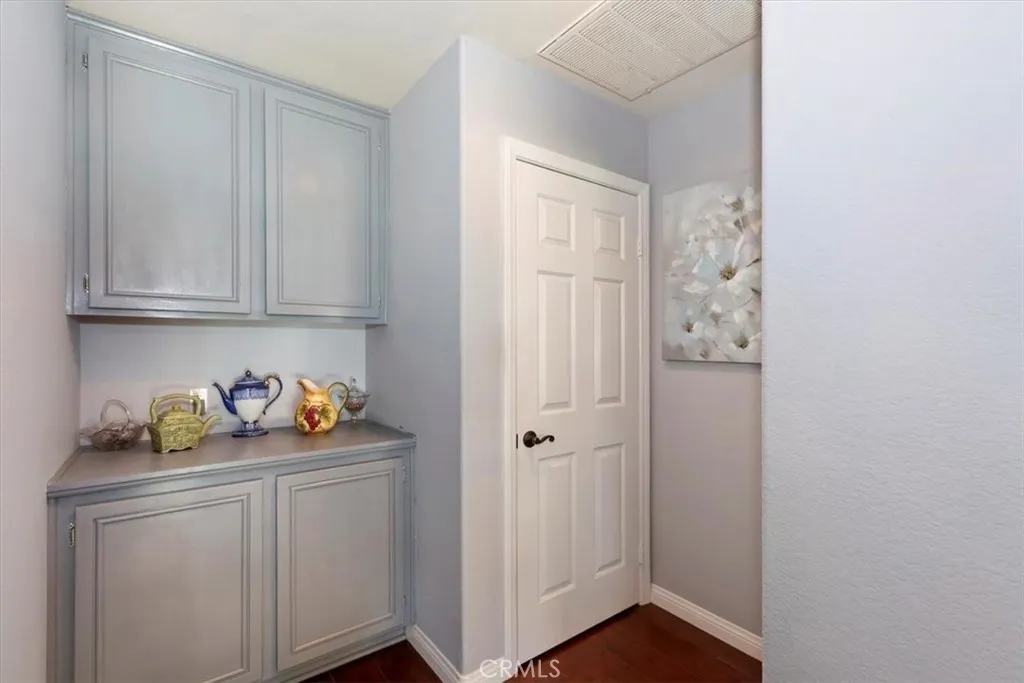 6939 Fremontia Avenue, Fontana, California 92336 home-pic-15